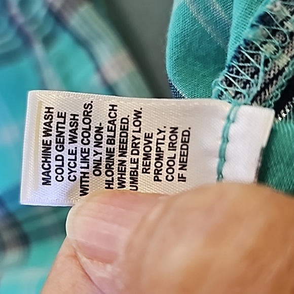 Western shirt, women's size 22/24. 2 pockets Jewel buttons. Tourqwise plaid. - Picture 8 of 8